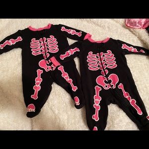 Twins skeleton footies